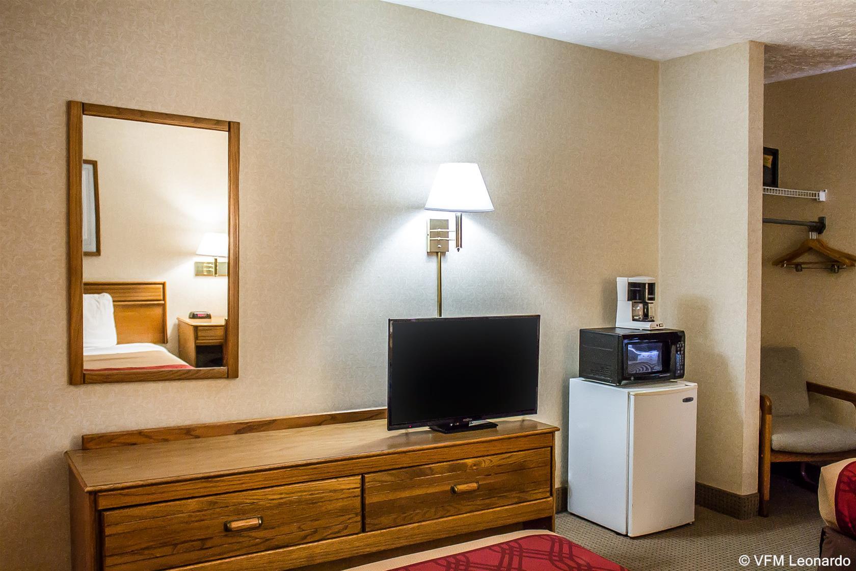 Econo Lodge Traverse City Eksteriør bilde