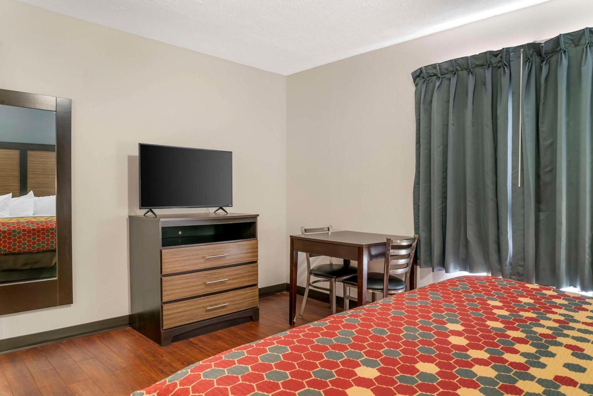 Econo Lodge Traverse City Eksteriør bilde