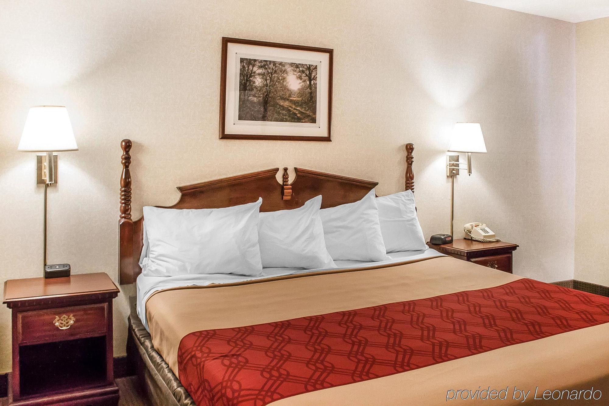 Econo Lodge Traverse City Eksteriør bilde
