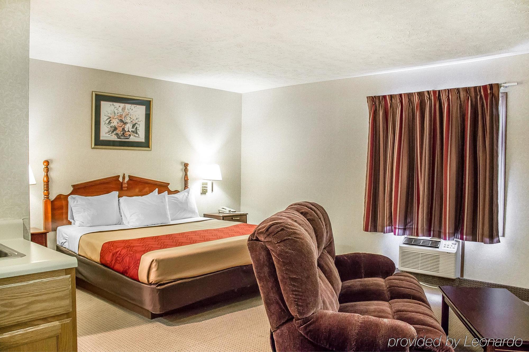 Econo Lodge Traverse City Eksteriør bilde