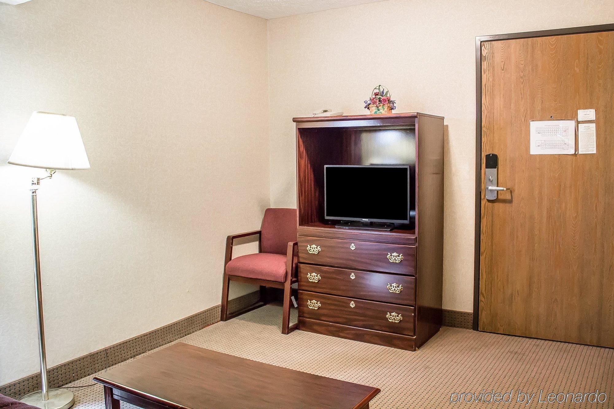 Econo Lodge Traverse City Eksteriør bilde