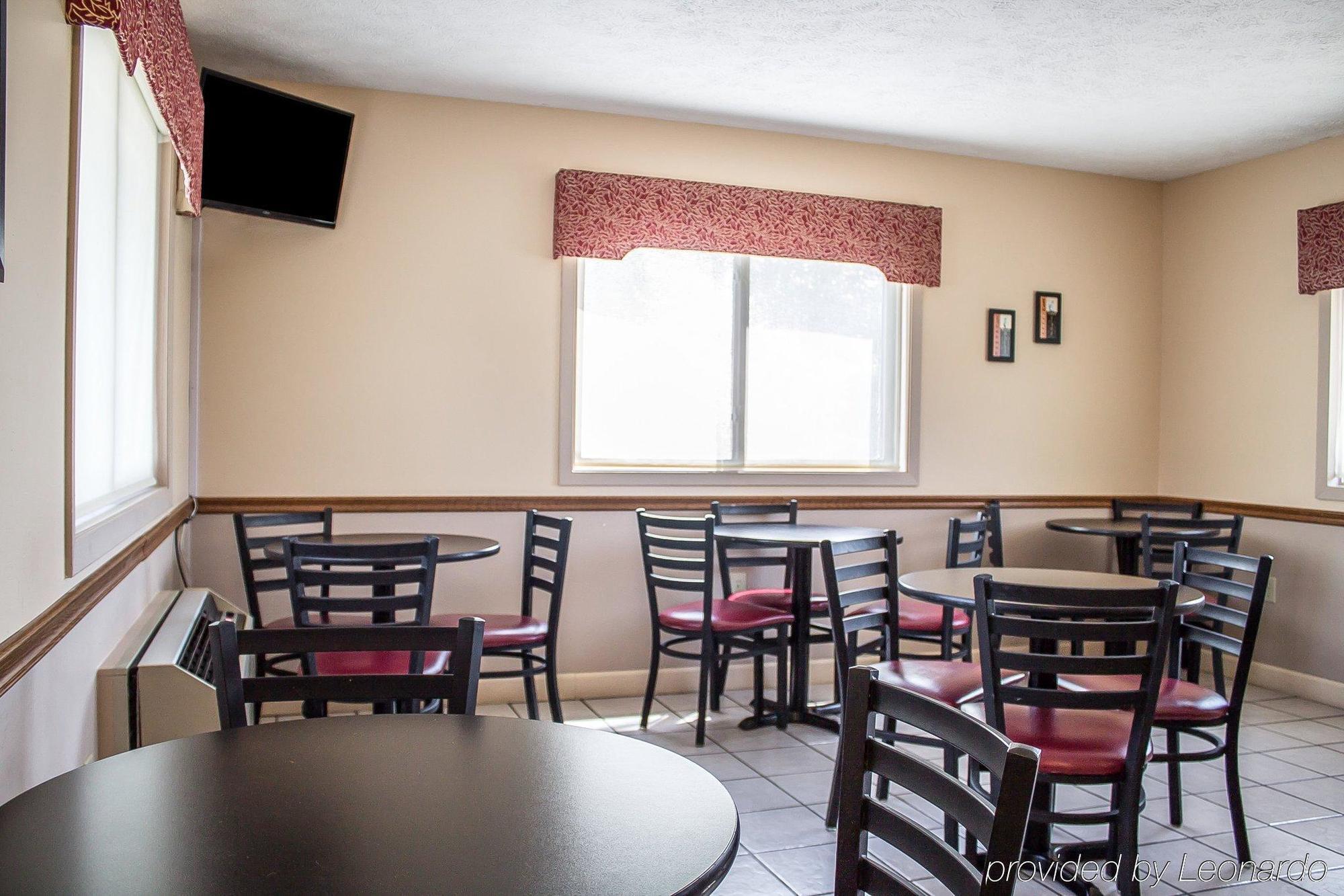 Econo Lodge Traverse City Eksteriør bilde