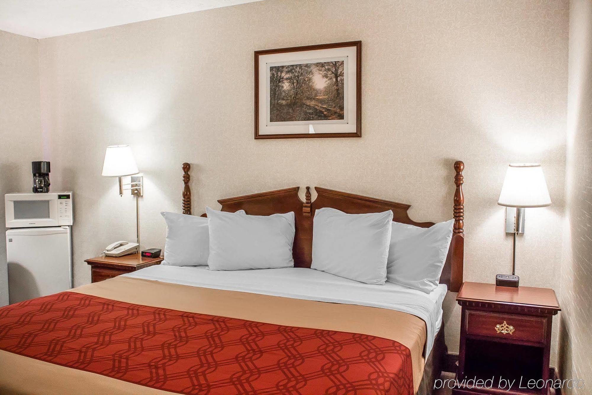 Econo Lodge Traverse City Eksteriør bilde