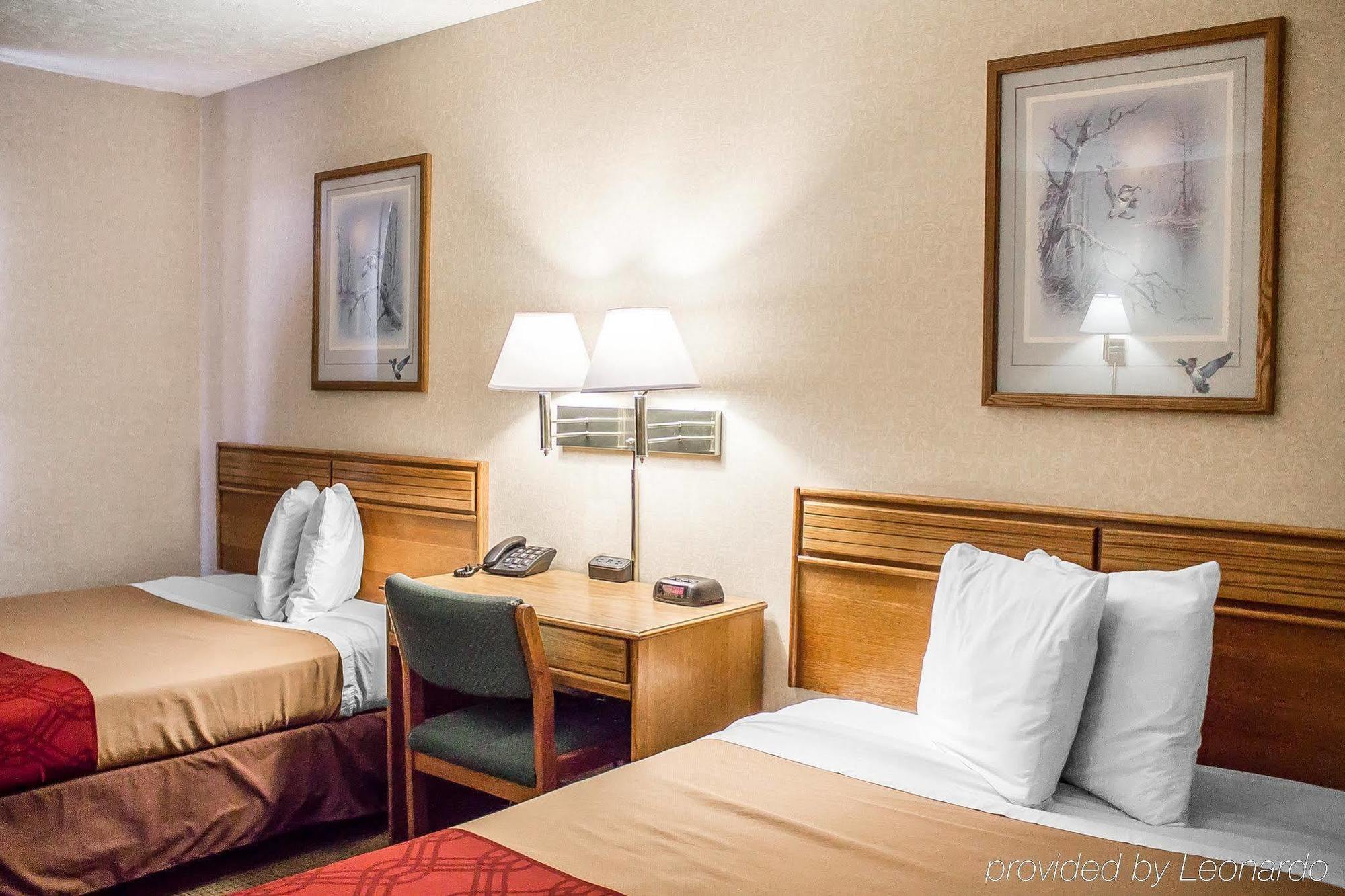 Econo Lodge Traverse City Eksteriør bilde