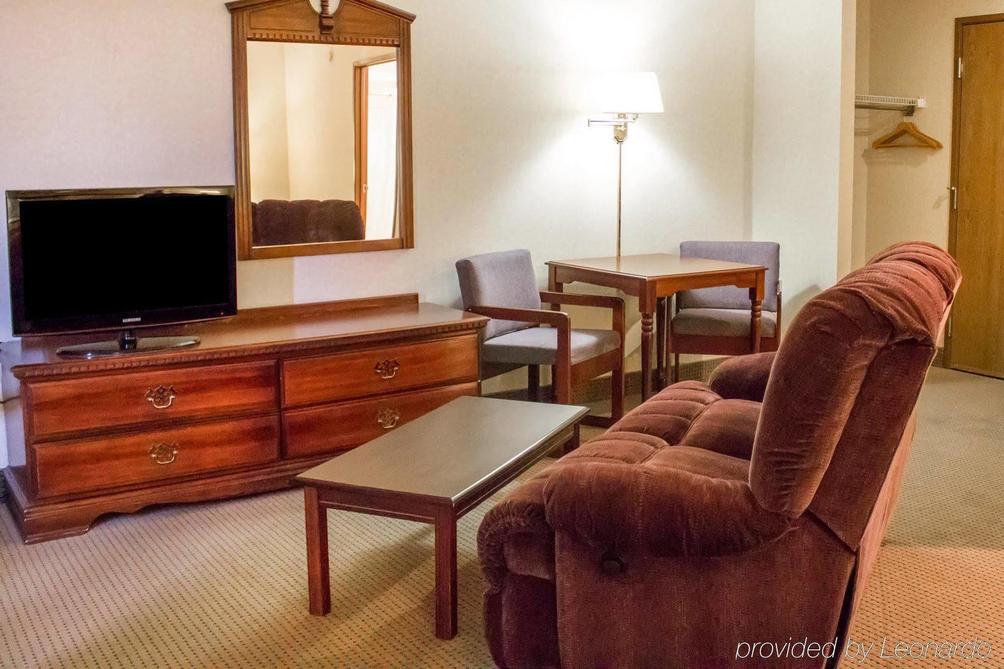 Econo Lodge Traverse City Eksteriør bilde